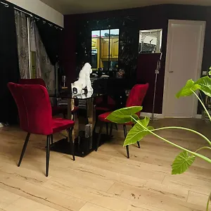 Apartment Au Pied De La Tour Eiffel Trocadero, Paris