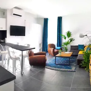 https://beautifully-bright-apartment-in-old-town-saint-tropez.fr-provencehotel.com