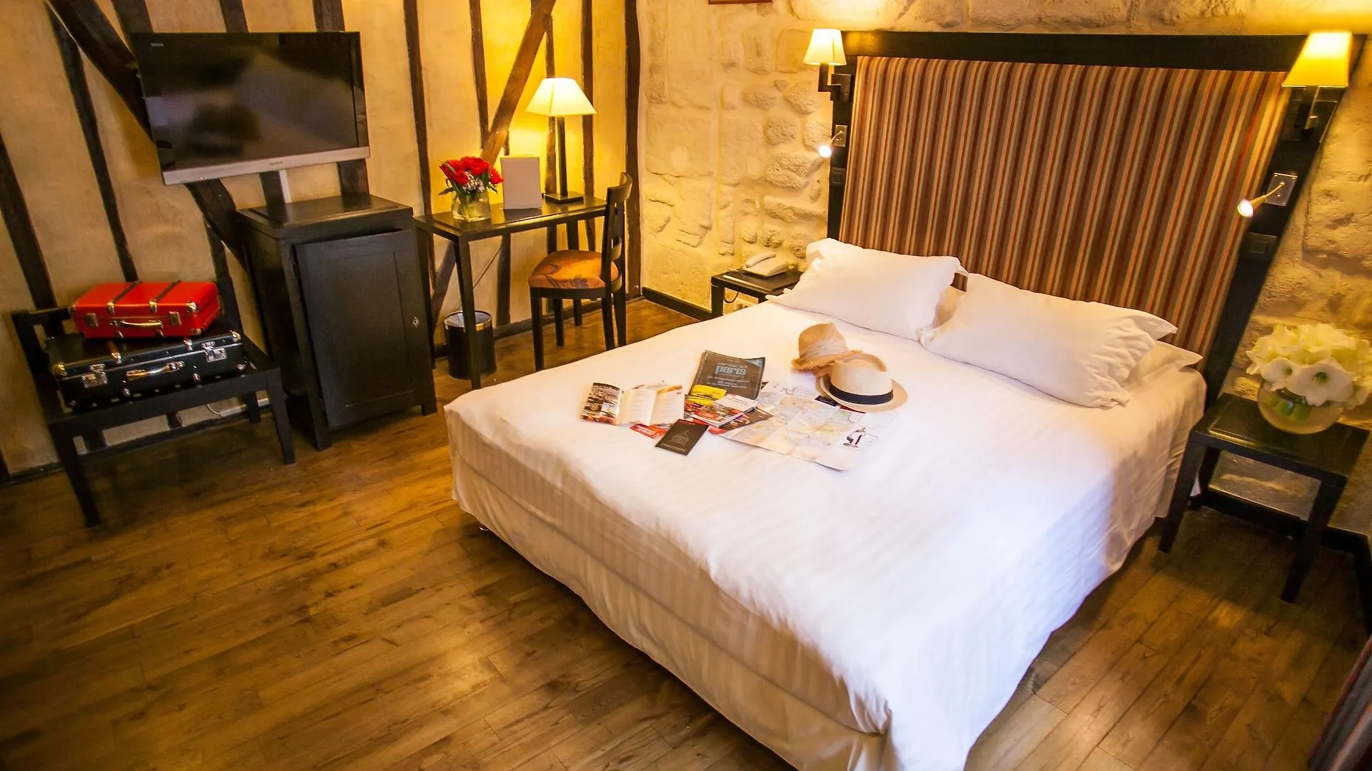 *** Hotel Europe Saint Severin-Paris Notre Dame France
